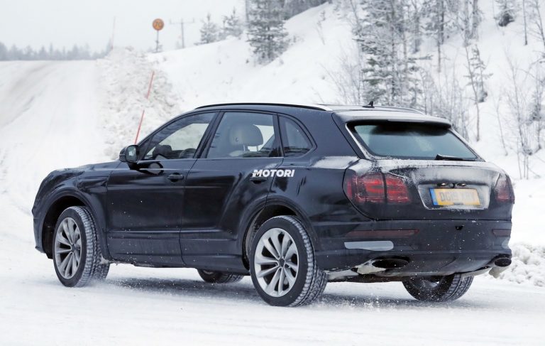 Bentley Bentayga restyling: le foto spia