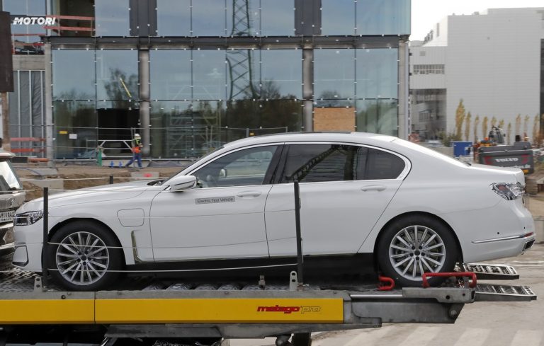 Foto spia BMW i7
