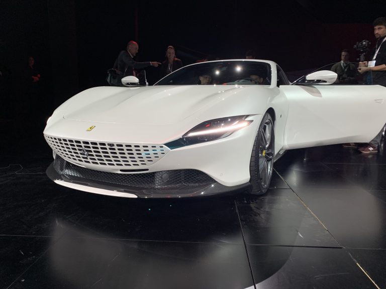 Tutte le foto della nuova Ferrari Roma