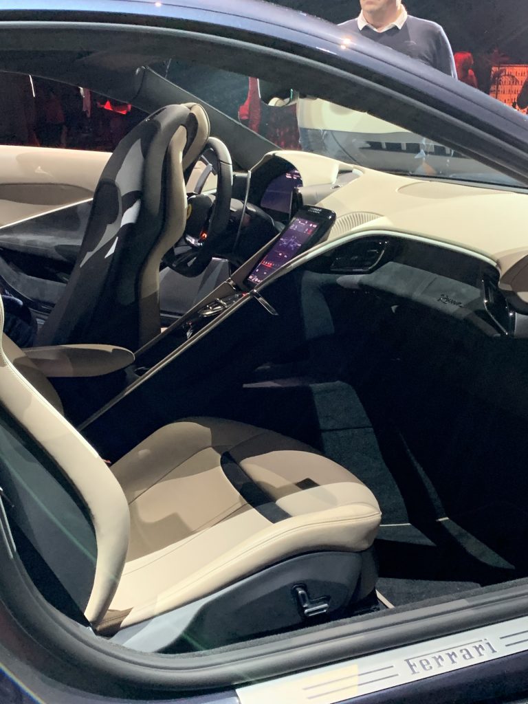 Tutte le foto della nuova Ferrari Roma