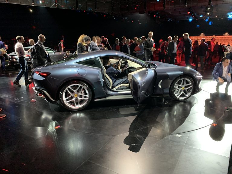 Tutte le foto della nuova Ferrari Roma