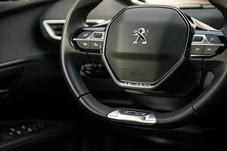 Peugeot 3008 1.5 Bluehdi 130 EAT8 GTLine: la prova su strada
