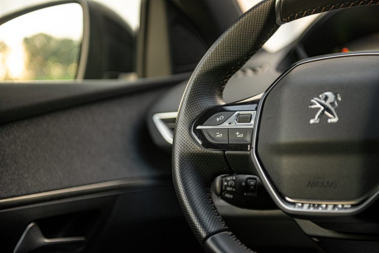 Peugeot 3008 1.5 Bluehdi 130 EAT8 GTLine: la prova su strada