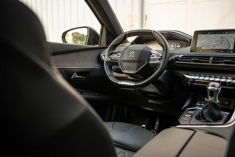 Peugeot 3008 1.5 Bluehdi 130 EAT8 GTLine: la prova su strada