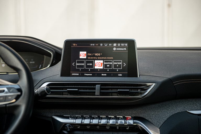Peugeot 3008 1.5 Bluehdi 130 EAT8 GTLine: la prova su strada