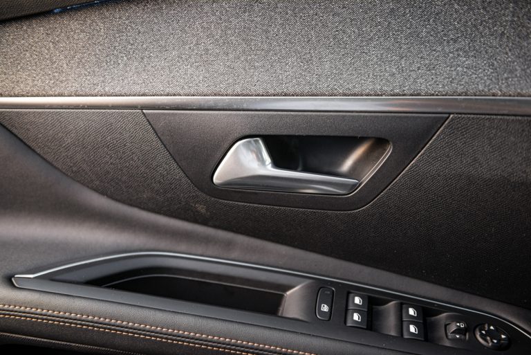 Peugeot 3008 1.5 Bluehdi 130 EAT8 GTLine: la prova su strada