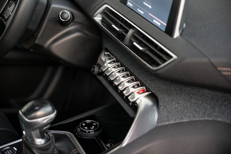 Peugeot 3008 1.5 Bluehdi 130 EAT8 GTLine: la prova su strada