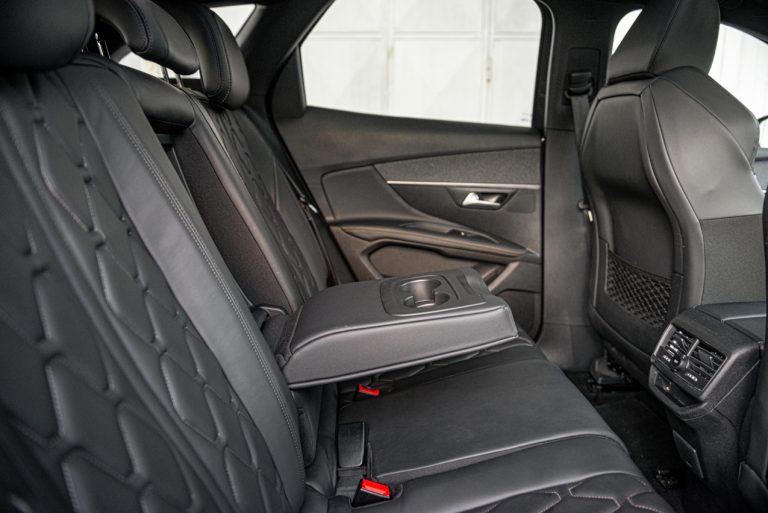 Peugeot 3008 1.5 Bluehdi 130 EAT8 GTLine: la prova su strada