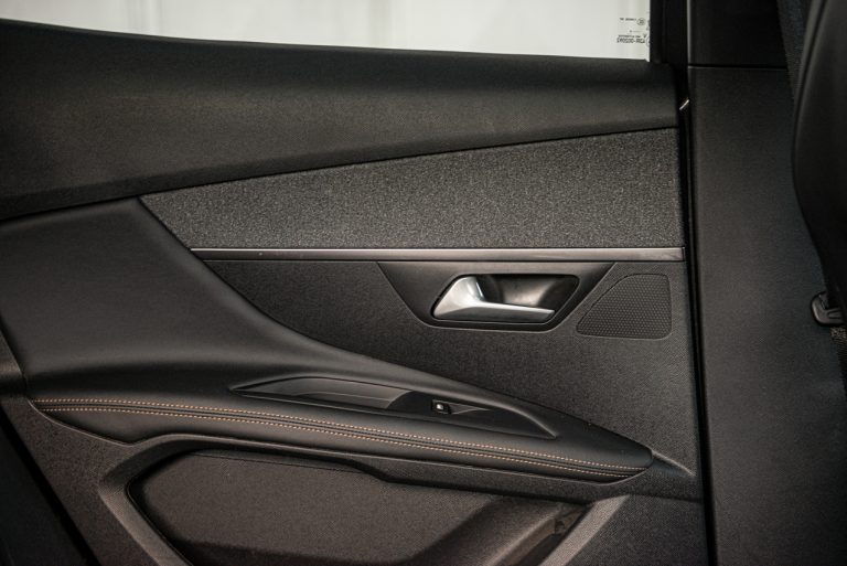 Peugeot 3008 1.5 Bluehdi 130 EAT8 GTLine: la prova su strada