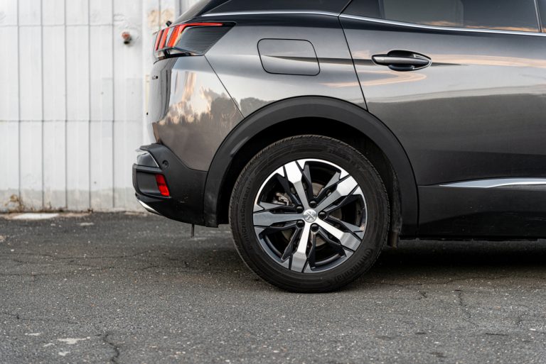 Peugeot 3008 1.5 Bluehdi 130 EAT8 GTLine: la prova su strada