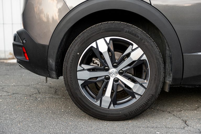Peugeot 3008 1.5 Bluehdi 130 EAT8 GTLine: la prova su strada