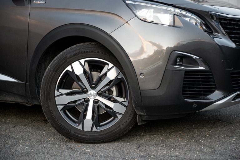 Peugeot 3008 1.5 Bluehdi 130 EAT8 GTLine: la prova su strada