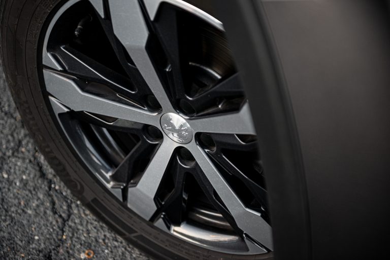 Peugeot 3008 1.5 Bluehdi 130 EAT8 GTLine: la prova su strada