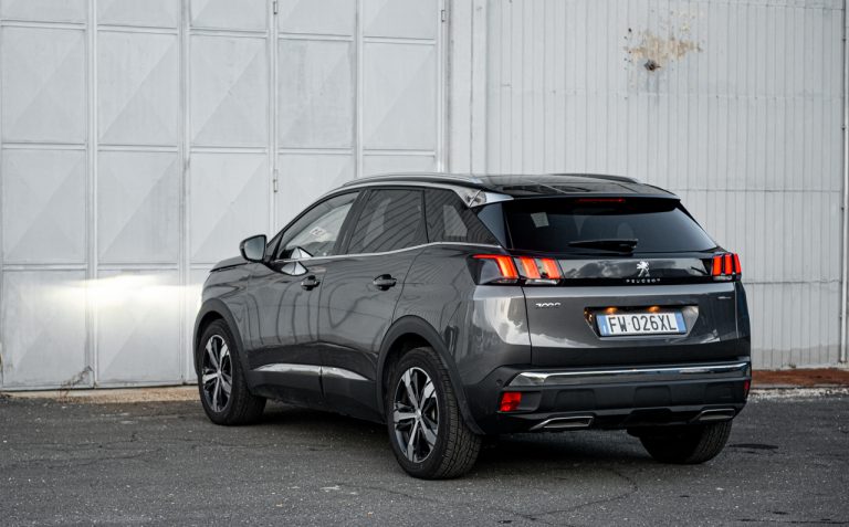 Peugeot 3008 1.5 Bluehdi 130 EAT8 GTLine: la prova su strada