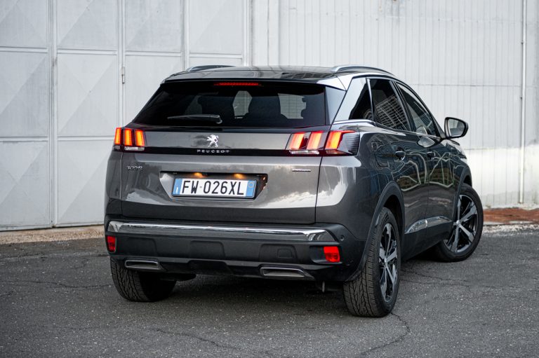 Peugeot 3008 1.5 Bluehdi 130 EAT8 GTLine: la prova su strada