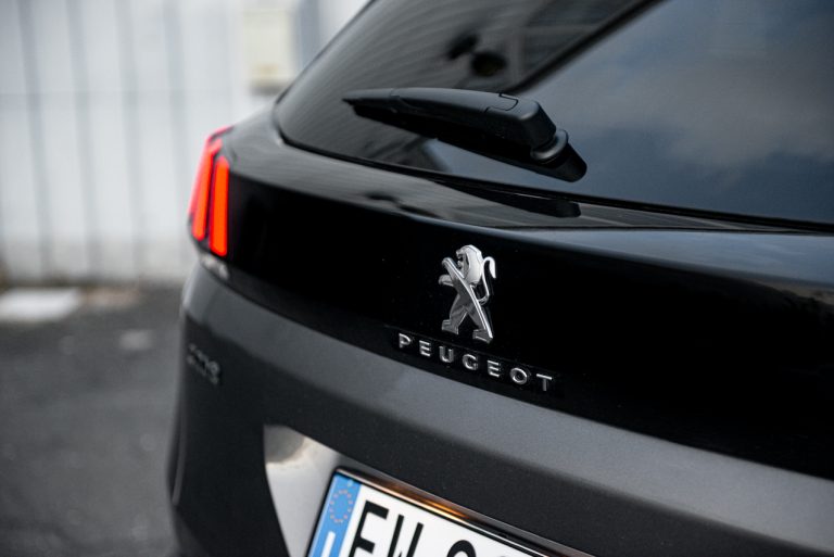 Peugeot 3008 1.5 Bluehdi 130 EAT8 GTLine: la prova su strada