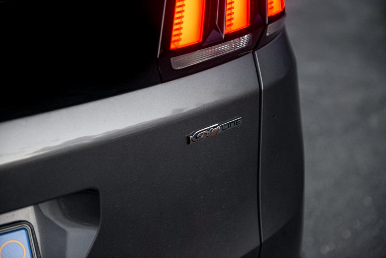 Peugeot 3008 1.5 Bluehdi 130 EAT8 GTLine: la prova su strada