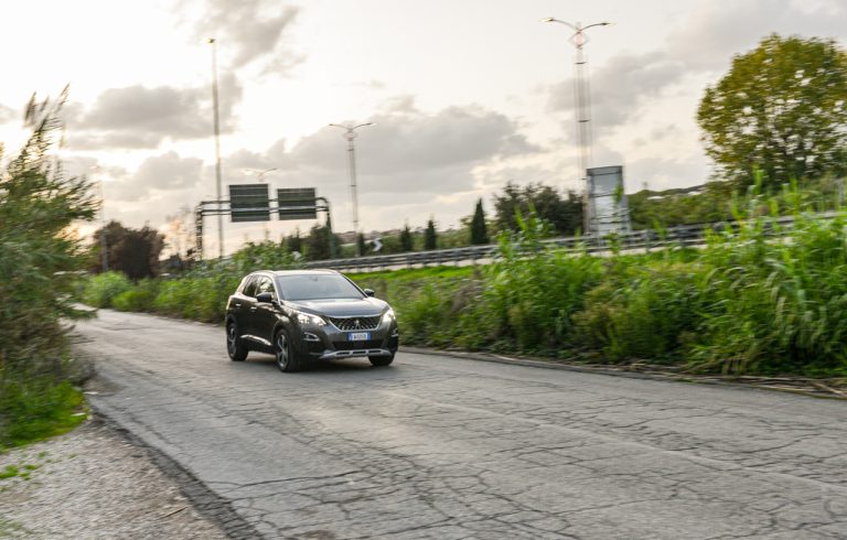 Peugeot 3008 1.5 Bluehdi 130 EAT8 GTLine: la prova su strada