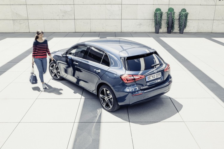 Mercedes A 250 e: le immagini ufficiali