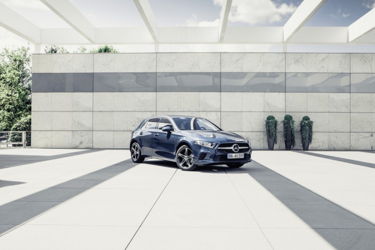 Mercedes A 250 e: le immagini ufficiali