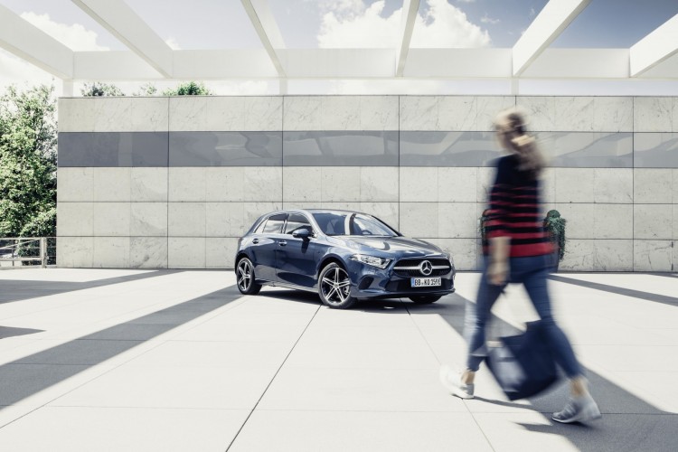 Mercedes A 250 e: le immagini ufficiali