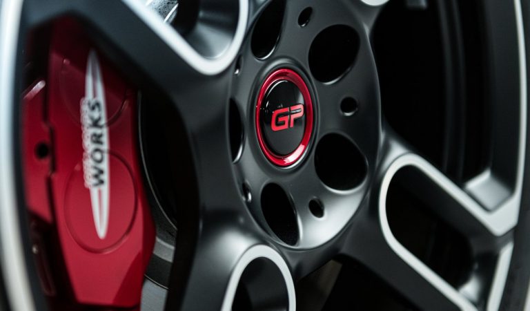 Mini John Cooper Works GP 2020: nuove foto ufficiali