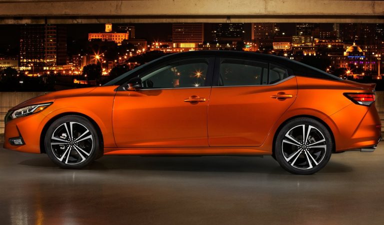 Nissan Sentra: foto ufficiali