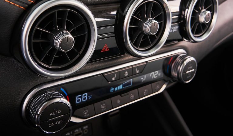 Nissan Sentra: foto ufficiali