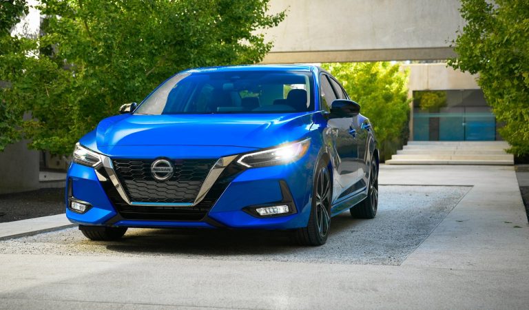 Nissan Sentra: foto ufficiali