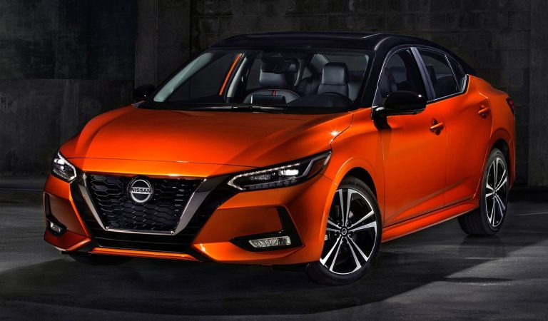 Nissan Sentra: foto ufficiali