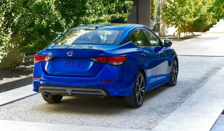 Nissan Sentra: foto ufficiali