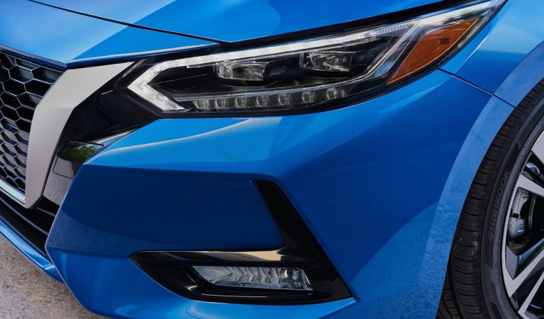 Nissan Sentra: foto ufficiali
