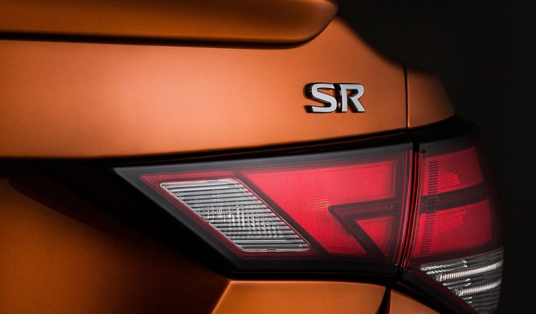 Nissan Sentra: foto ufficiali