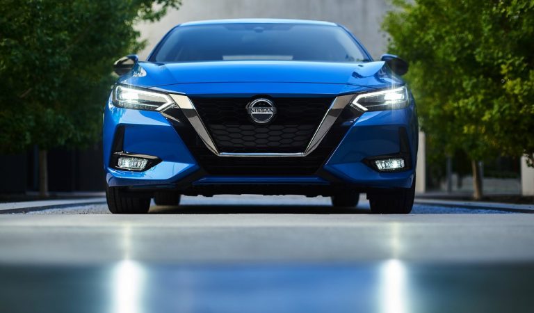 Nissan Sentra: foto ufficiali