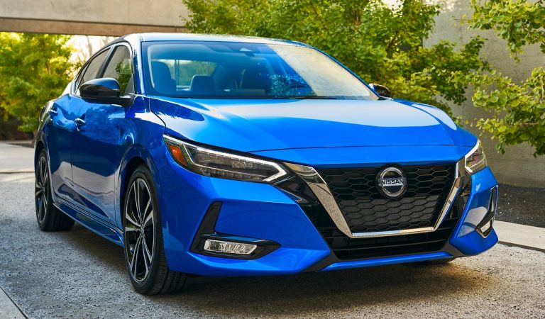 Nissan Sentra: foto ufficiali