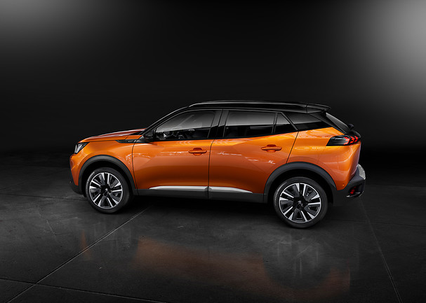 Nuova Peugeot 2008: nuove foto ufficiali