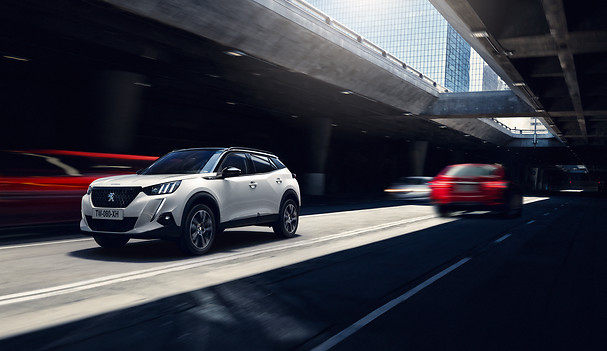 Nuova Peugeot 2008: nuove foto ufficiali