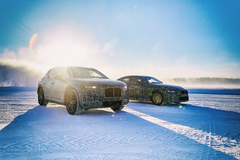 Nuova Bmw i4, le immagini