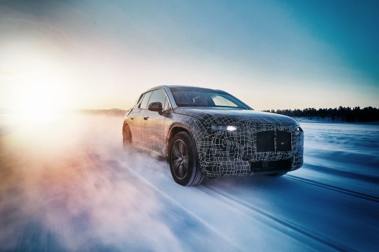 Nuova Bmw i4, le immagini