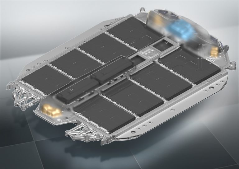 Nuova Bmw i4, le immagini