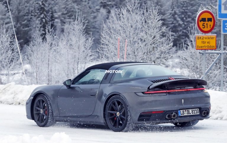 Porsche 911 (992) Targa: le foto spia