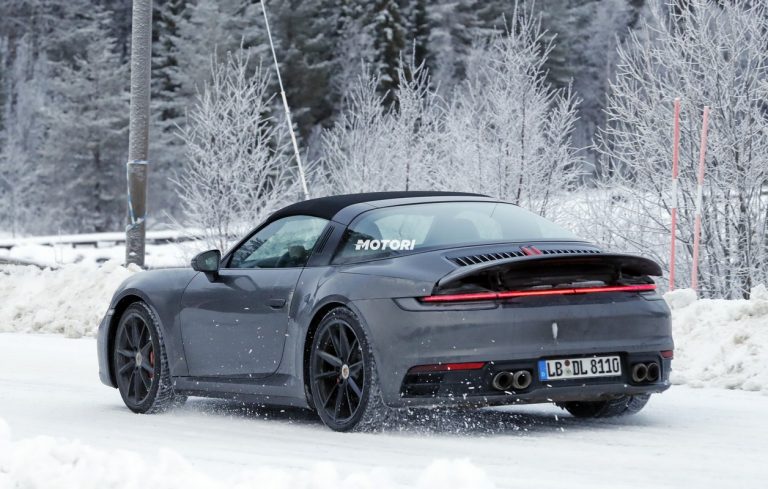 Porsche 911 (992) Targa: le foto spia