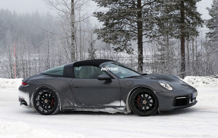Porsche 911 (992) Targa: le foto spia