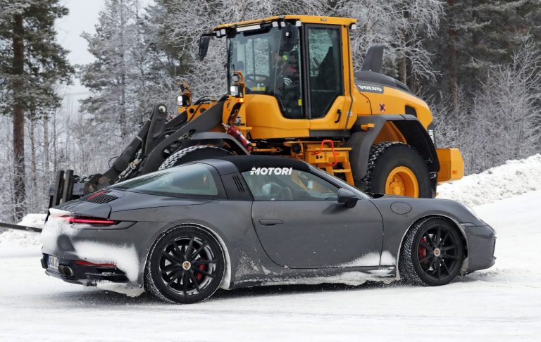 Porsche 911 (992) Targa: le foto spia