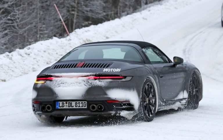 Porsche 911 (992) Targa: le foto spia