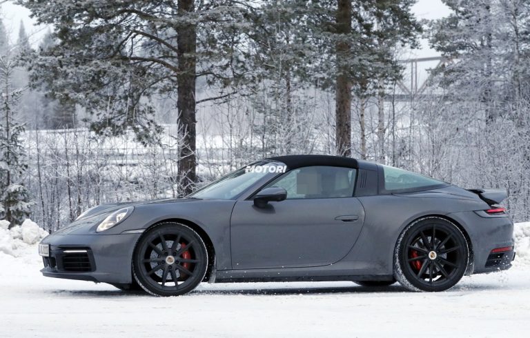 Porsche 911 (992) Targa: le foto spia