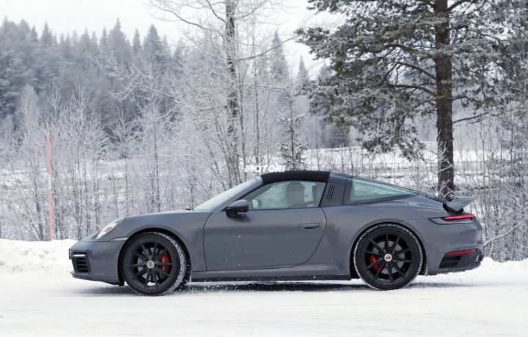 Porsche 911 (992) Targa: le foto spia