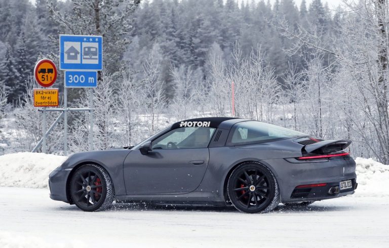 Porsche 911 (992) Targa: le foto spia
