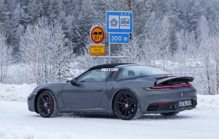Porsche 911 (992) Targa: le foto spia