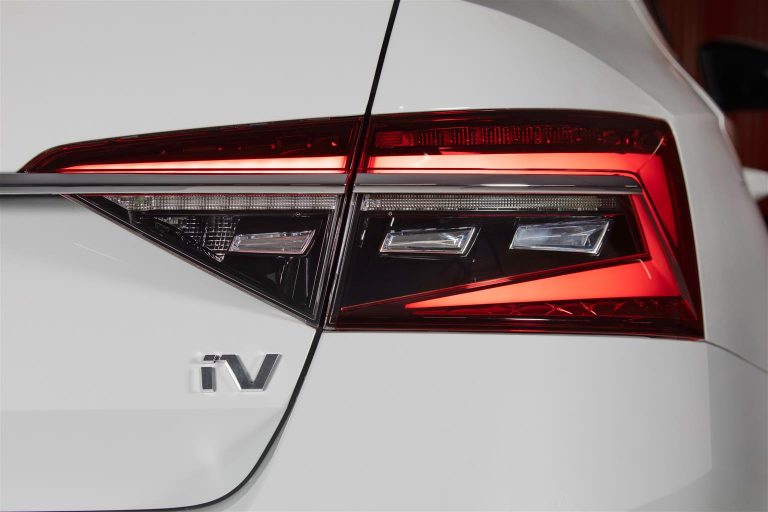 Skoda Superb iV: nuove immagini